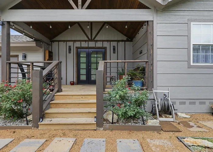 Modern 3br Oasis Tulsa