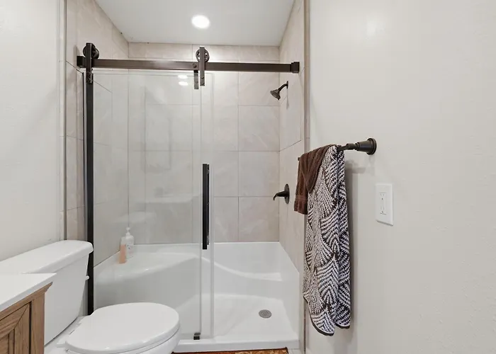 Modern 3br Oasis Tulsa