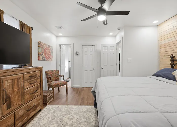 Modern 3br Oasis